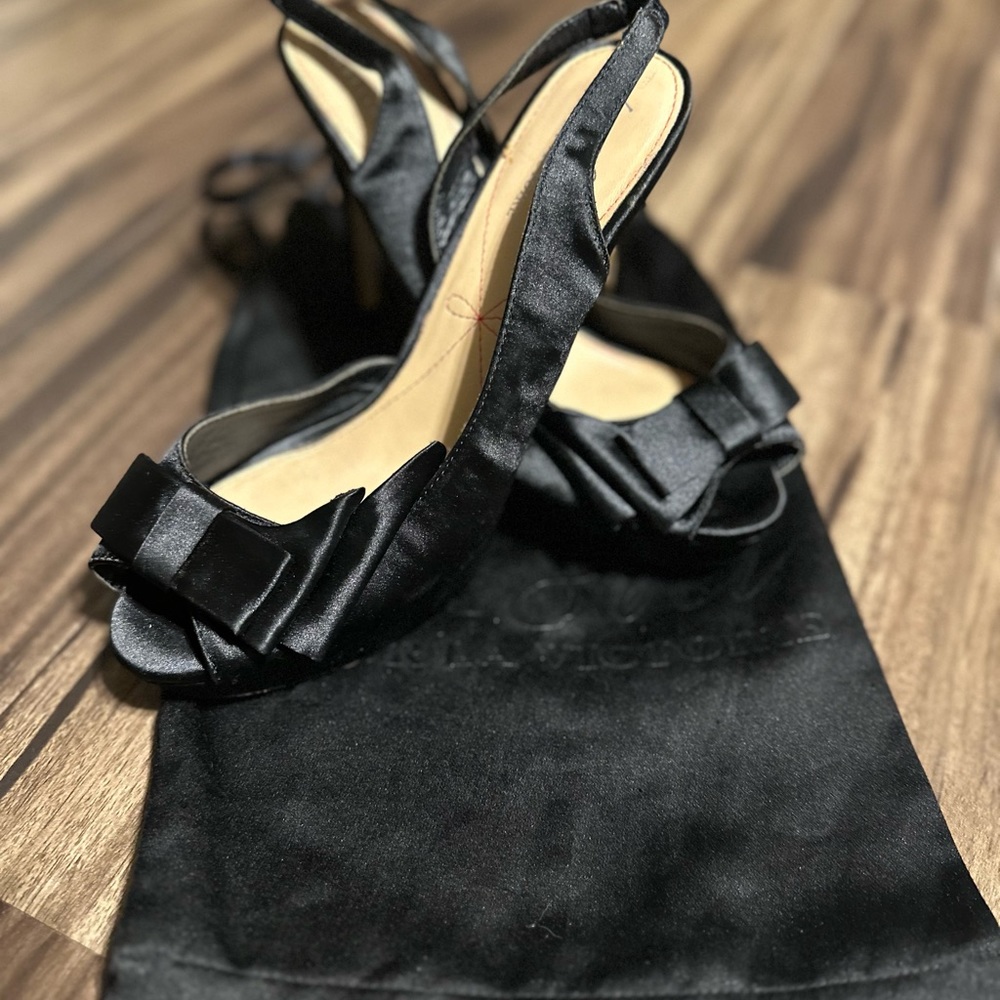Pour La Victoire, Le Soir, black satin bow heels